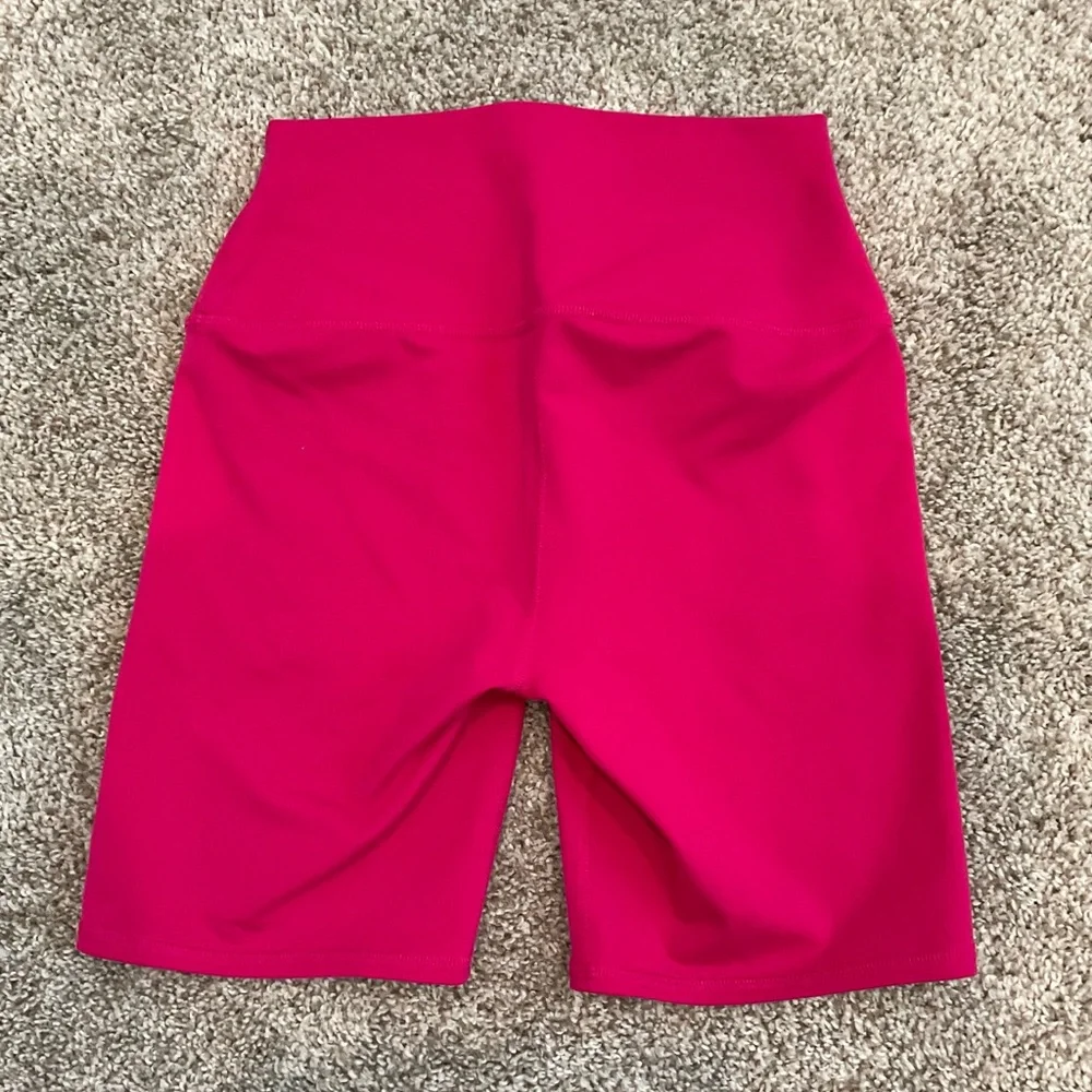 ALO Yoga Women's Vibrant Pink Bike Shorts